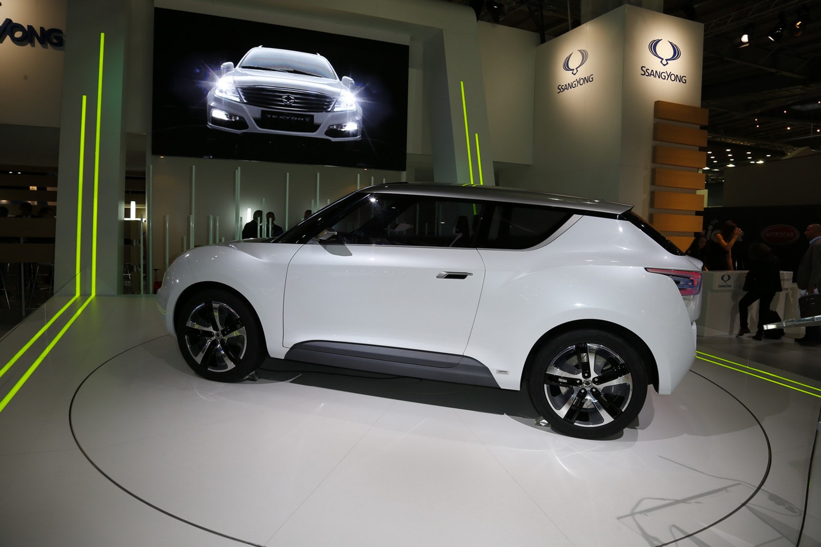 [SsangYong-e-XIV-2%255B2%255D.jpg]