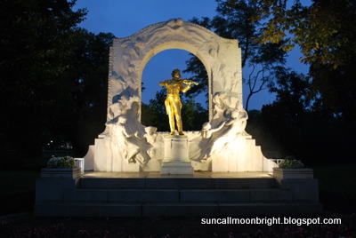 The gilded bronze monument of Johann Strauss II