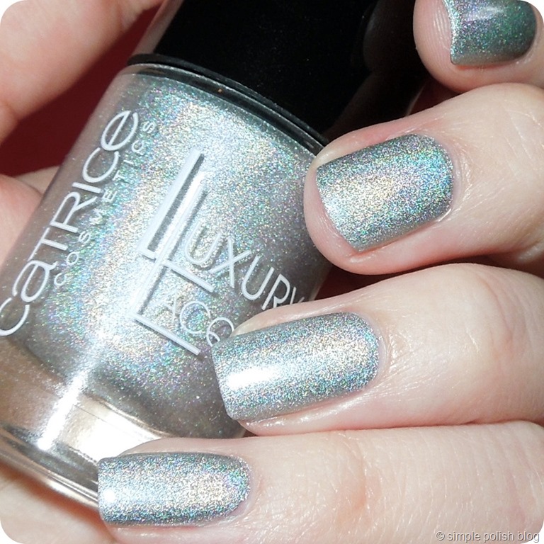 [Catrice-Holo-Manolo-Review-3%255B7%255D.jpg]