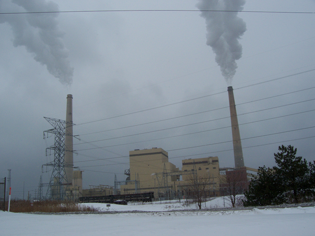 Alliant Energy's Edgewater Generating Station in Sheboygan, Wisconsin. Wikipedia / Royalbroil