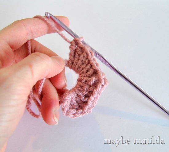 How to make crocheted hearts 