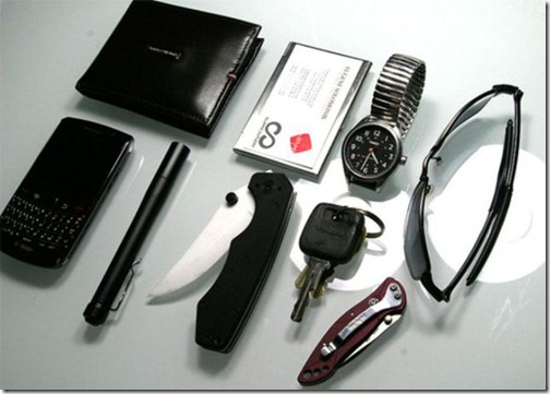 what_men_carry_in_their_pockets_640_62