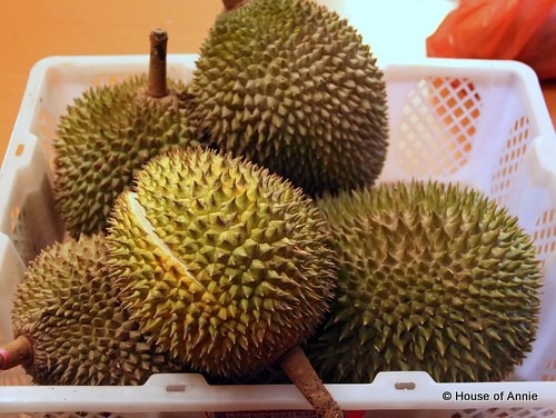 [durians%252014%2520ringgit%2520per%2520kilo%255B2%255D.jpg]