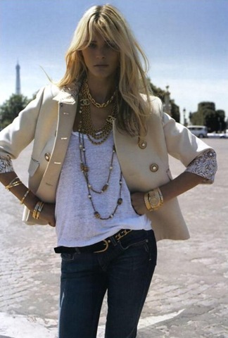 [VogueParisAugust2006ModelCarmenK55.jpg]