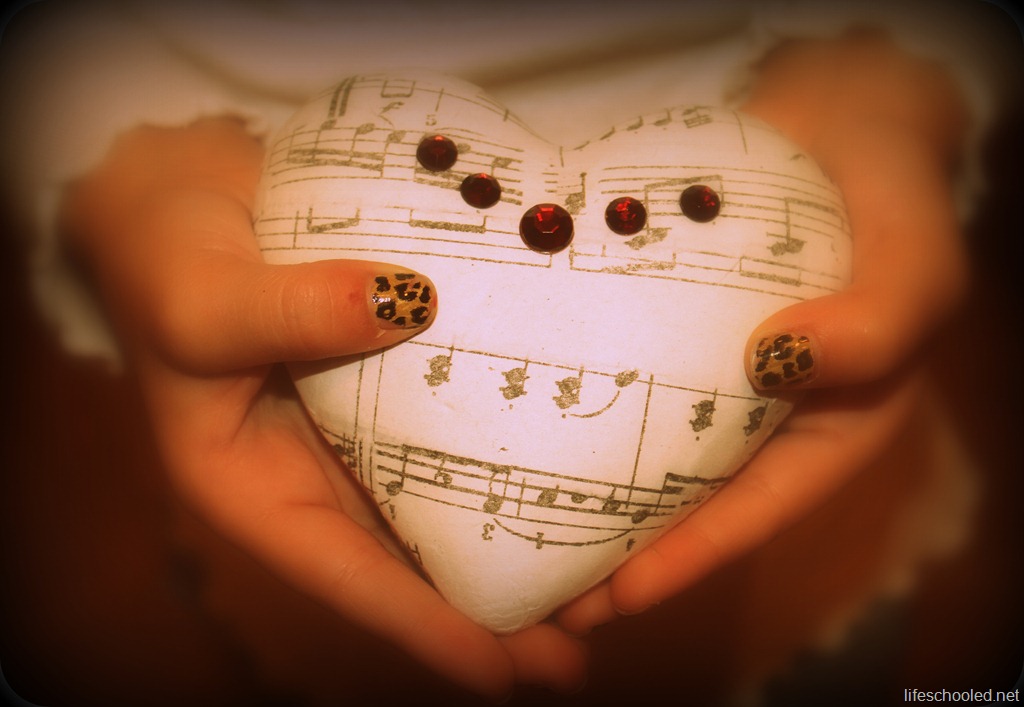 [heart-hand6.jpg]