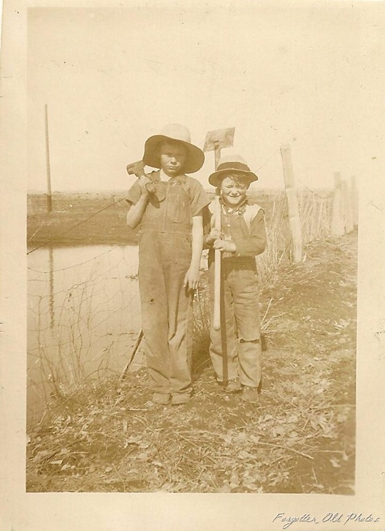 [Farmer%2520boys%2520DL%2520Antiques%255B10%255D.jpg]