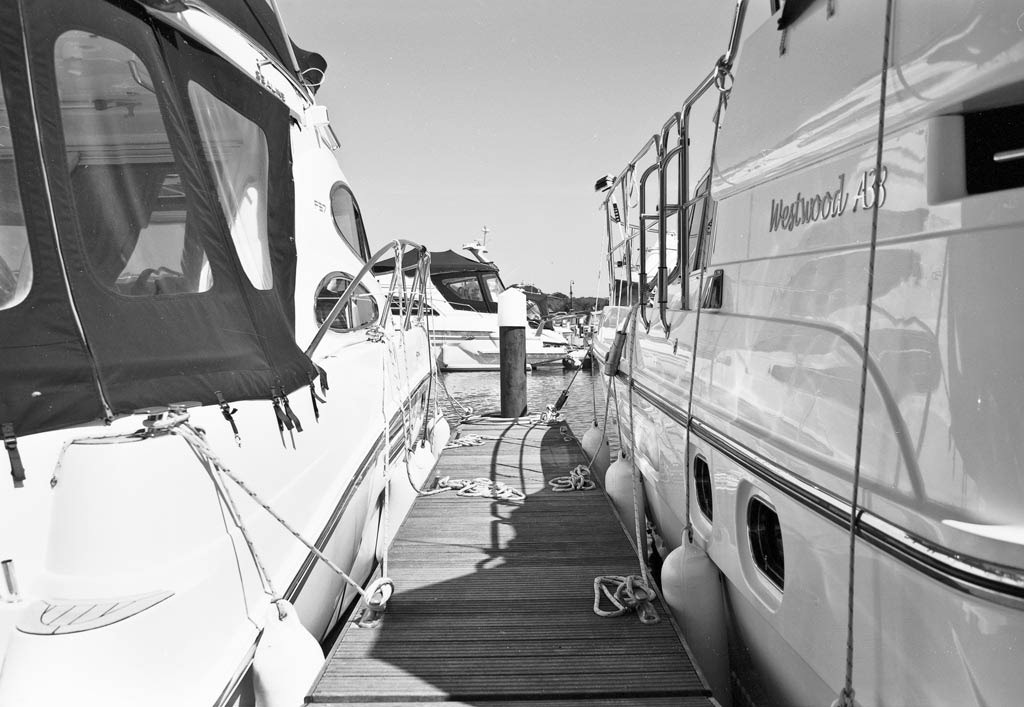 [Burton-Waters-Marina-12%255B10%255D.jpg]