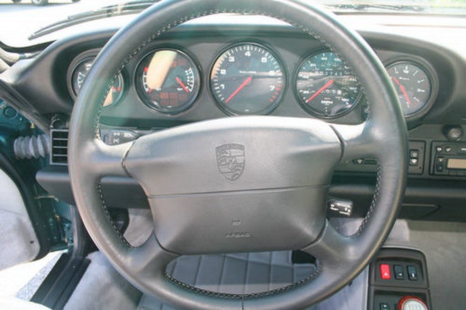 [1996-PORSCHE-993-C2-12%255B2%255D.jpg]