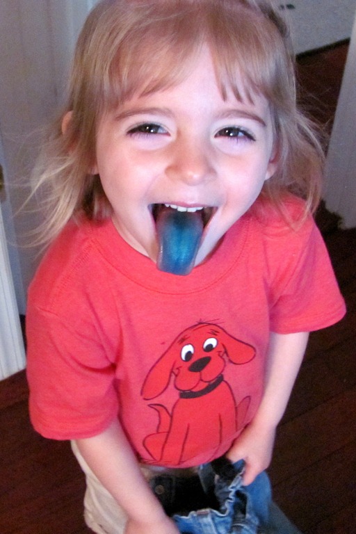 [Elaine%2527s%2520Blue%2520Tongue%255B4%255D.jpg]