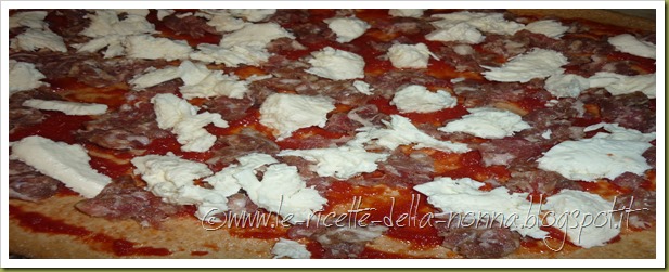 Pizza di farro integrale con salsiccia (5)