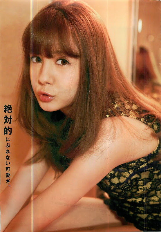 Triendl_Reina_Young-magazine_gravure_03