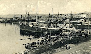 El vapor COLON en Tarragona. Postal.Probablemente en los inicios de la Gran Guerra..JPG