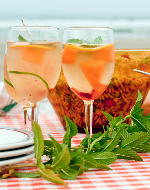 [white-sangria%255B7%255D.jpg]