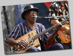 Bo-Diddley at the Crossroads Guitar Festival 2004