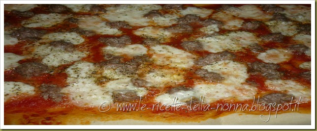 Pizza con salsiccia e carciofini sott'olio (5)