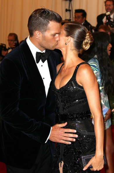 [Gisele%252BBundchen%252BCelebs%252BCostume%252BInstitute%252BBenefit%252B9yYAET9uFtMl%255B3%255D.jpg]