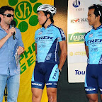 Marcel Wüst interviews Malaysian riders Loh Sea Keong and Haidar Anuawar from the Trek - Marco Polo Cycling Team in Neuss (Germany). (Photo: Gerd Ramme)