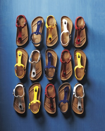 The Kairo sandal has the same arch support you're used to plus a bright new palette and a heel strap for added comfort.