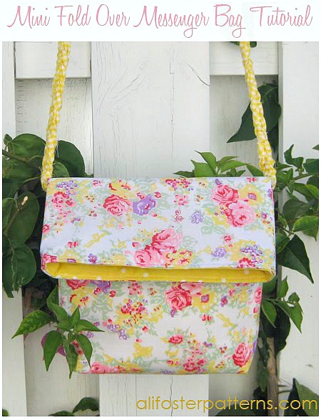 [mini%2520fold%2520over%2520messenger%2520bag%2520tutorial%2520by%2520Ali%2520Foster%255B3%255D.jpg]