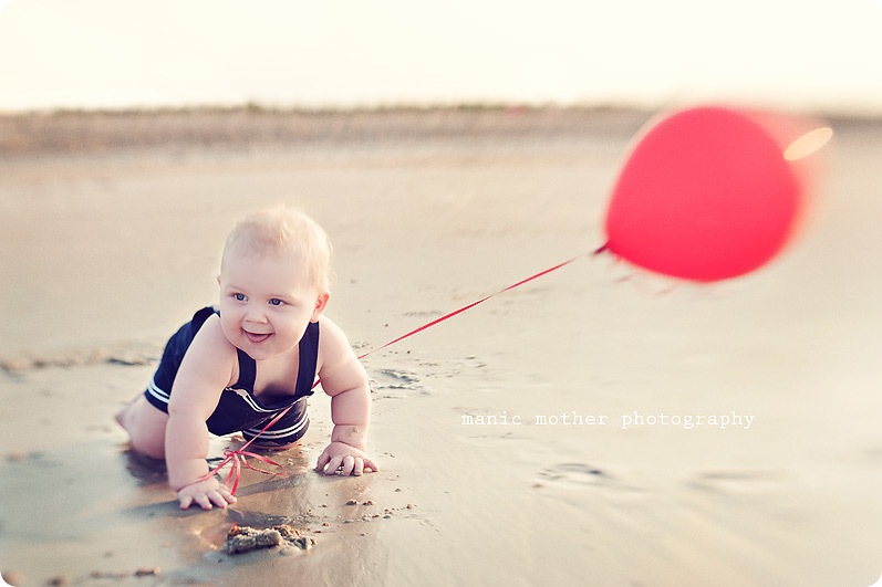 baby-with-balloon