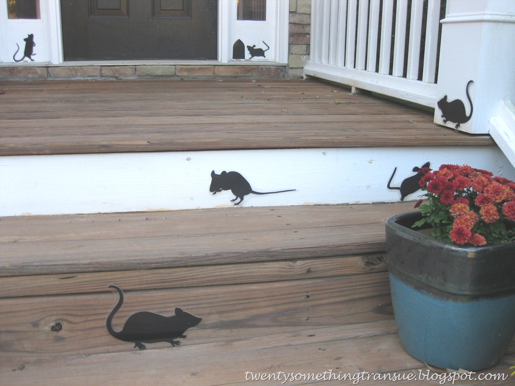 [Halloween%2520Front%2520Porch%2520004%255B7%255D.jpg]