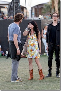 Gerard Butler seems get arugment female companion t0JMUApZSLYl