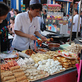 Urumqi - Marché de rue, brochettes