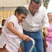 Un bastón nuevo para ayudar a caminar una dama de Fertisa