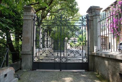 Beautiful ironwork. Beautiful ironwork.