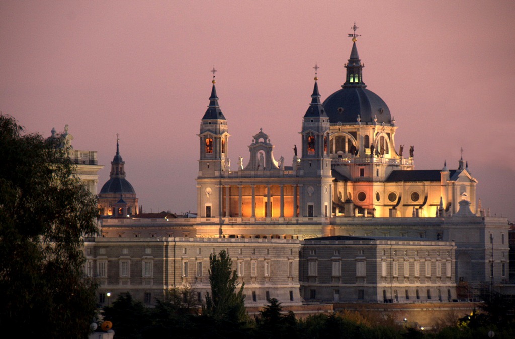 [Madrid_catedral%2520almudena1%255B5%255D.jpg]