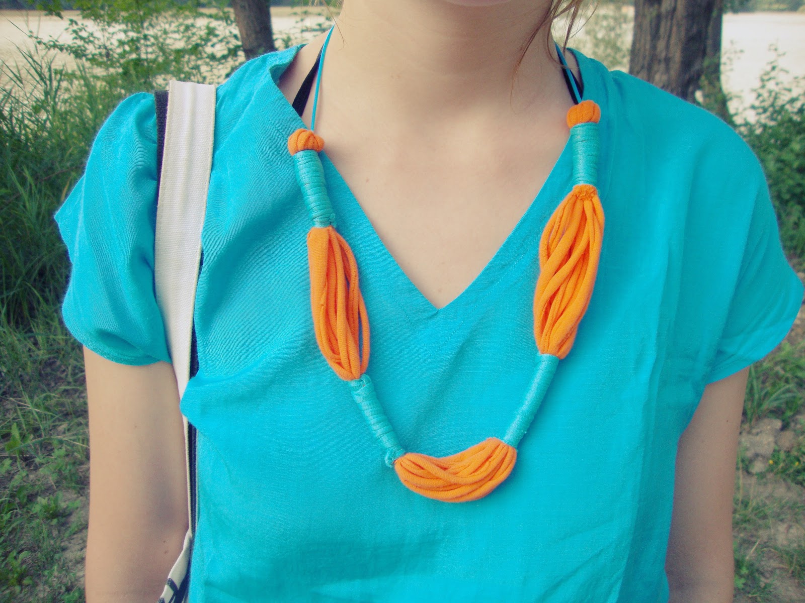 [LSFvintageDIYnecklace%255B2%255D.jpg]