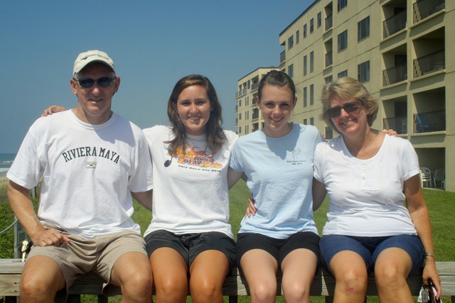 [Beach-Trip-2011-part-2-030-14.jpg]