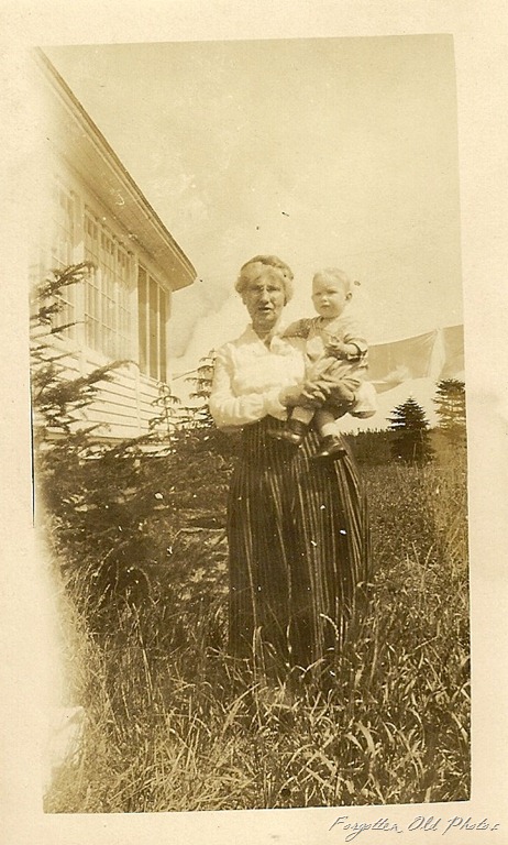 [Lady%2520with%2520a%2520baby%2520PR%2520antiques%255B10%255D.jpg]