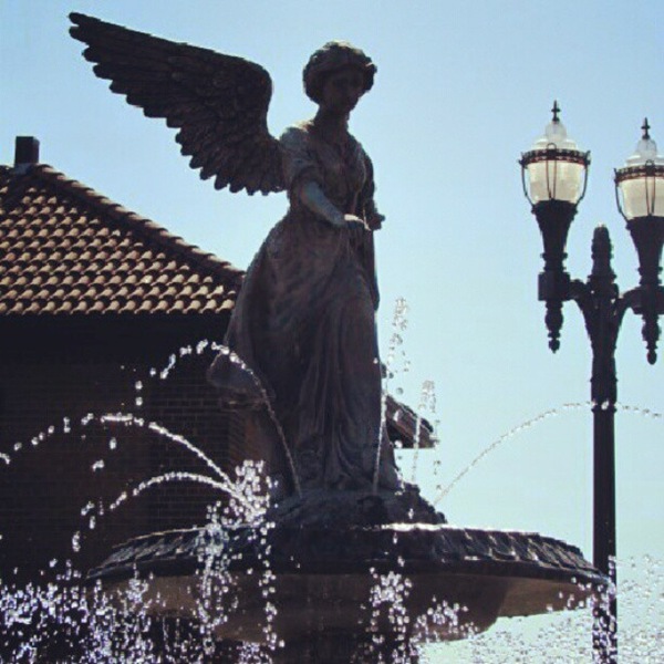 [lake-geneva-fountain6.jpg]