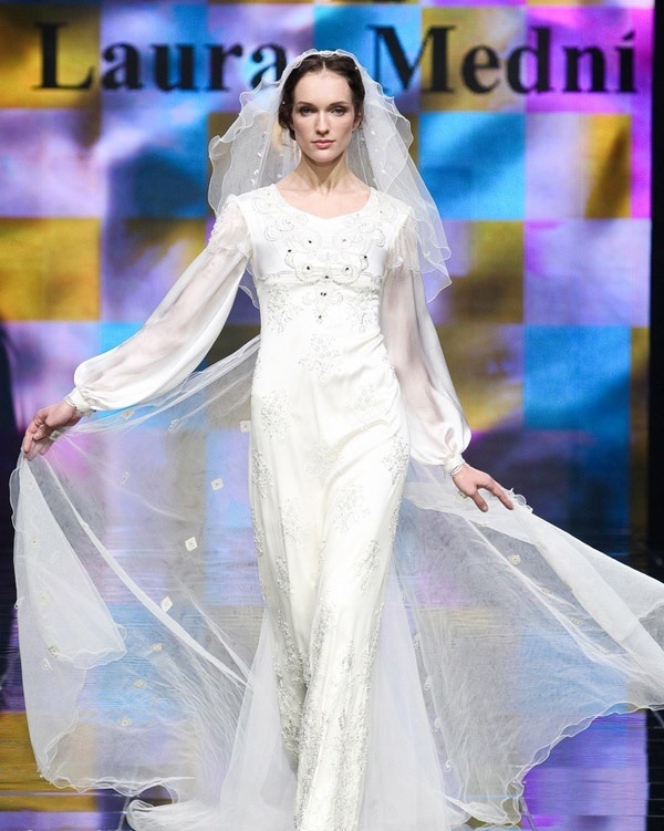 [Laura%2520medni-wedding-dress%255B9%255D.jpg]