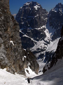 Vislje, pogled unazad - vidi se Canalone Mose (Mojzesov zleb) izmedju Cima de lis Codis i Cima Castrein