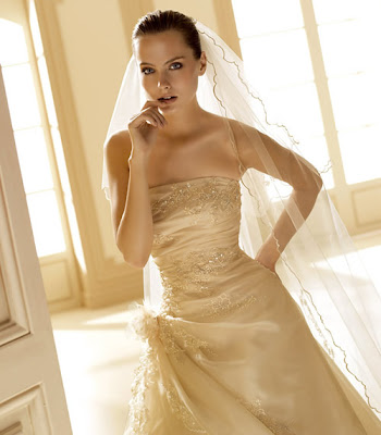 Modelo Mitra - Colección Ruffles - La Sposa 2008