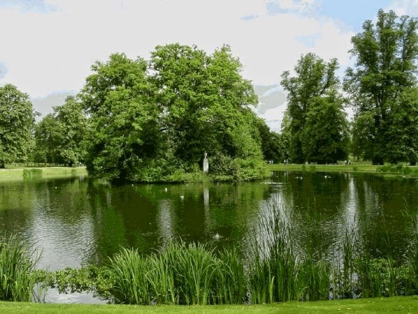 [Princesa%2520Diana%2520Illumnati%25209%255B4%255D.jpg]