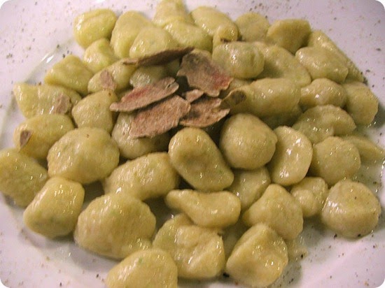 Gnocchi di patate e broccoli con burro e tartufo di Acqualagna
