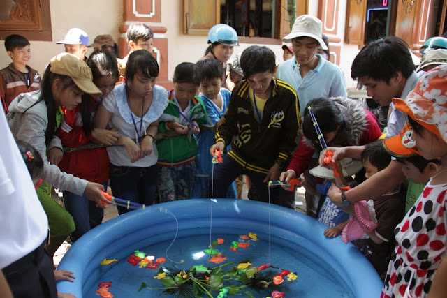 Hình ảnh sinh hoạt trại hè Thắp Sáng Niềm Tin tại giáo xứ Kim Châu
