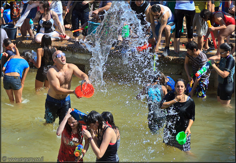il/Настоящее мочилово в центре Тель Авива (20110701 ta water war 059 6814)