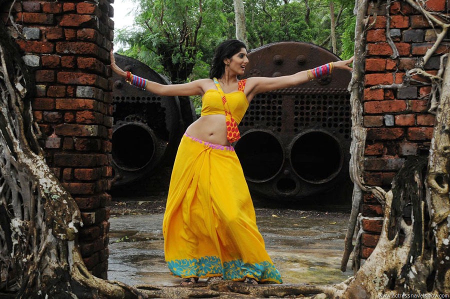 [Joshna-hot-navel%2520show%2520%25285%2529%255B2%255D.jpg]