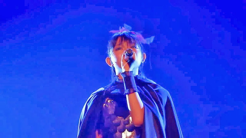 Nakamoto Suzuka (SU-METAL) – Benitsuki - Akatsuki- (en vivo)_08