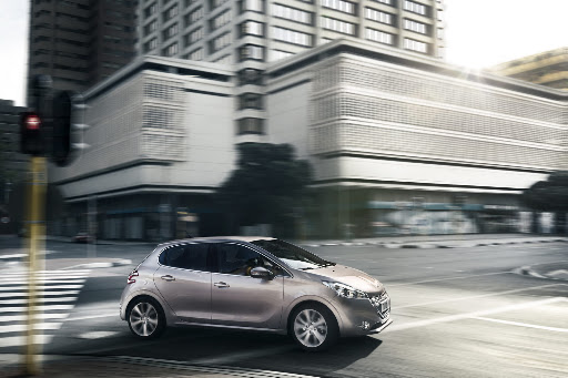 Peugeot-208-03.jpg
