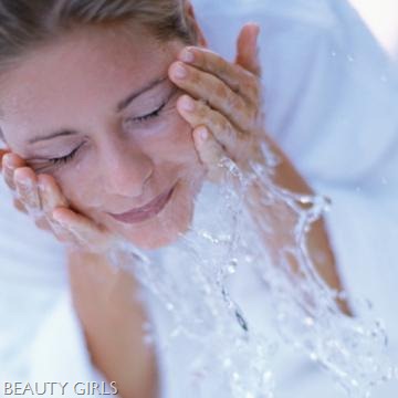 [woman-washing-face%255B18%255D.jpg]
