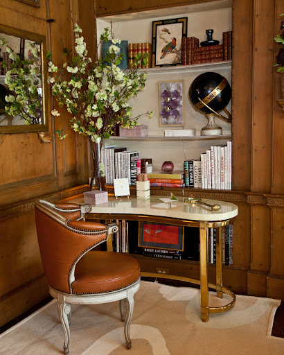 I adore this desk/chair combo. (Kemble Interiors, Inc.)