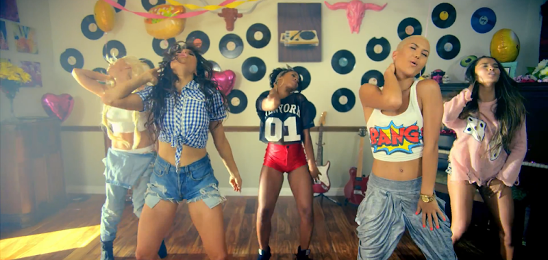 G.R.L. - Vacation - YouTube.mp4_snapshot_01.24_[2013.09.11_04.59.00]