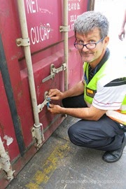 14. Douane verzegelt container 14. Douane verzegelt container