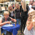 demonstratie bij Kasteelruine Horst foto6. 26 juli 2010 lies.jpg