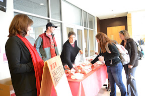 2012 Valentines Day Cupcakes_0020.JPG